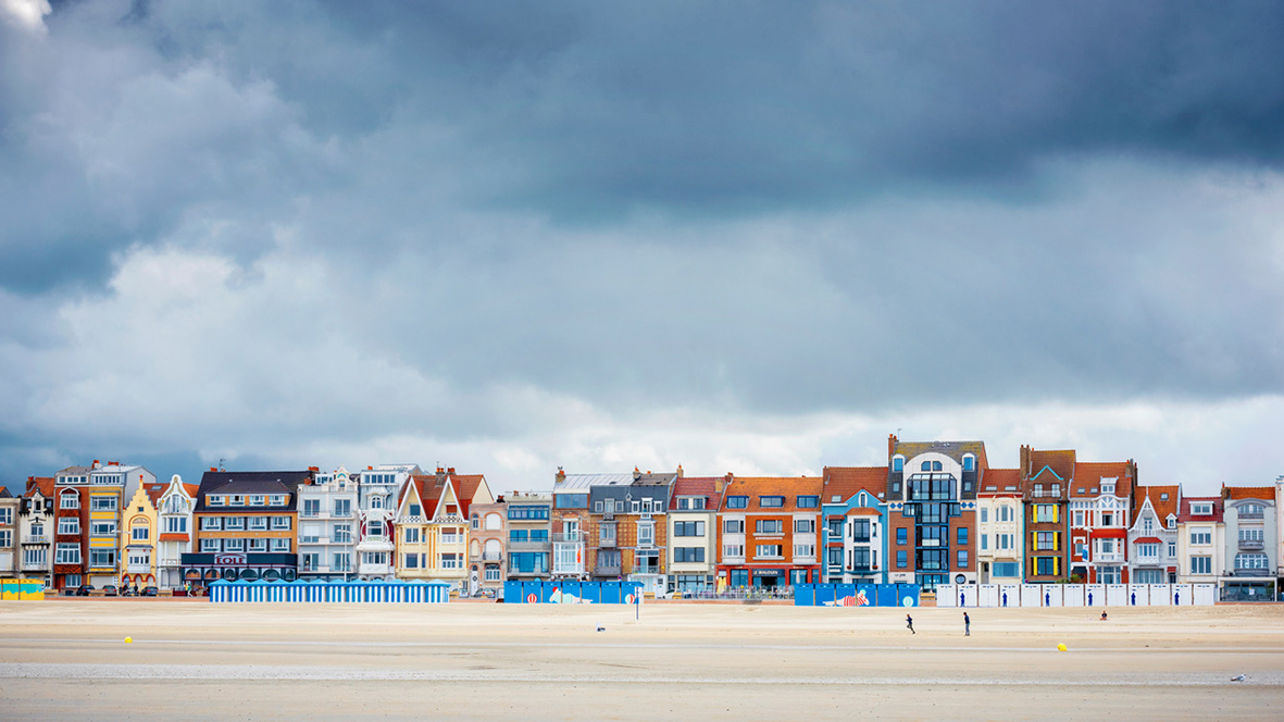 La plage de Malo-les-bains à Dunkerque vue de la mer