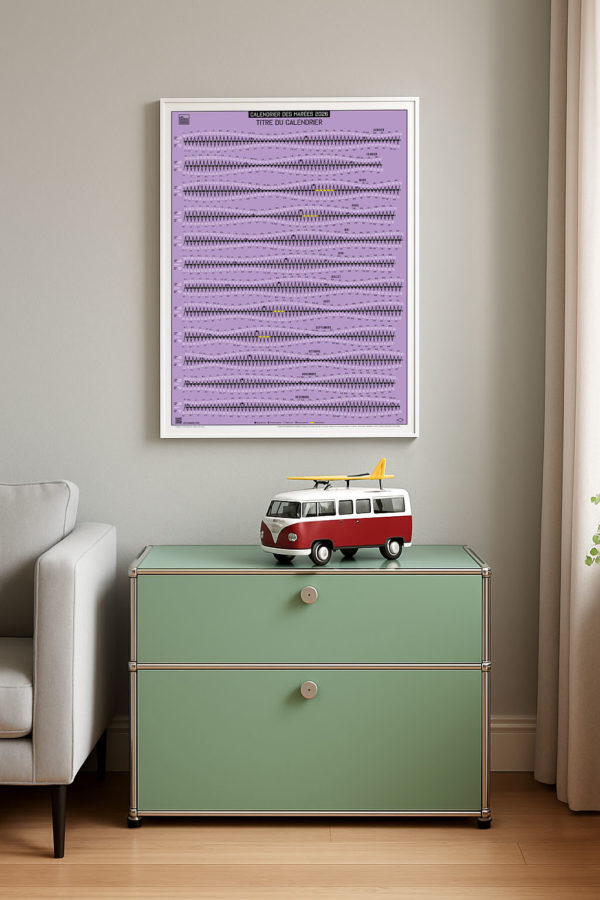 Affiche Les Marées modèle violet exposée au dessus d'une meuble USM